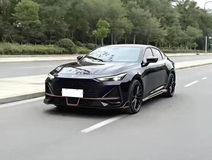 Changan UNI-V 2022 Model 1.5T Sports Edition – фото 1