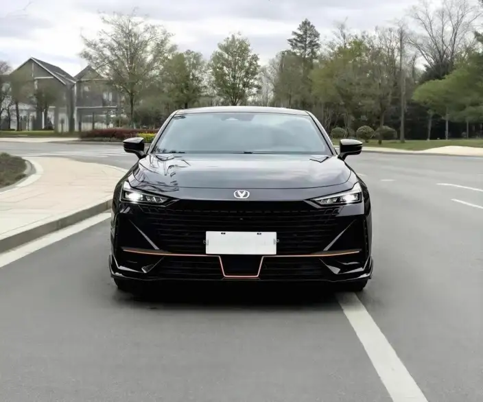 Changan UNI-V 2022 Model 1.5T Sports Edition – фото 2