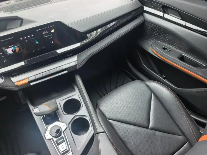 Changan UNI-V 2022 Model 1.5T Sports Edition – фото 4