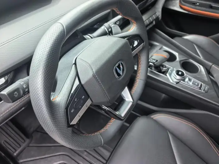 Changan UNI-V 2022 Model 1.5T Sports Edition – фото 9