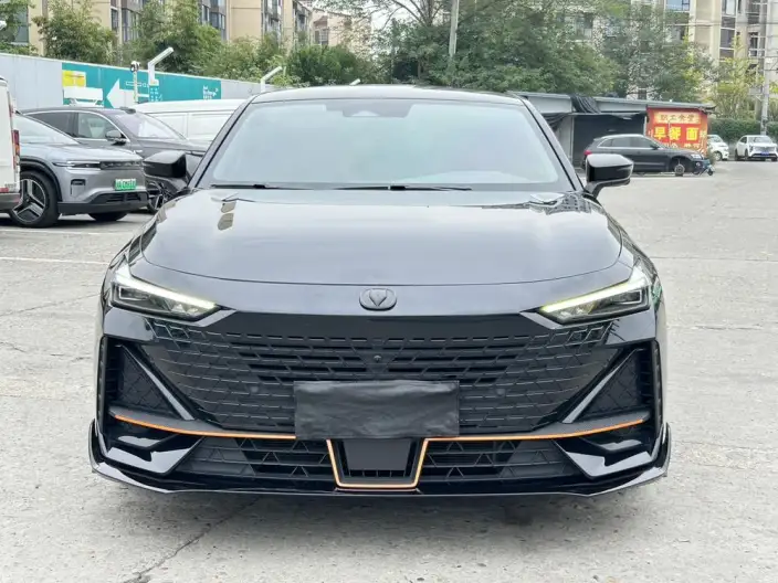 Changan UNI-V 2023 Model 1.5T Sports Edition – фото 2