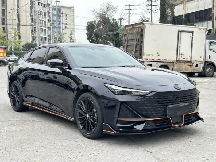 Changan UNI-V 2023 Model 1.5T Sports Edition – фото 3