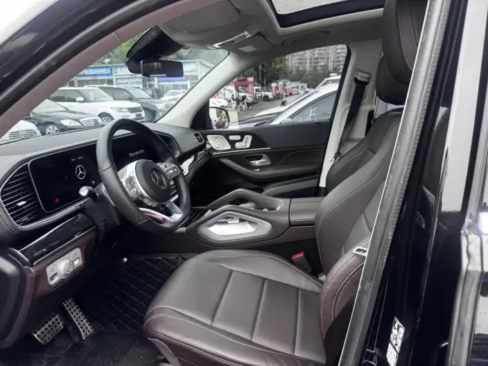 Mercedes-Benz GLS 2023 Model GLS 450 4MATIC Fashion Model – фото 9