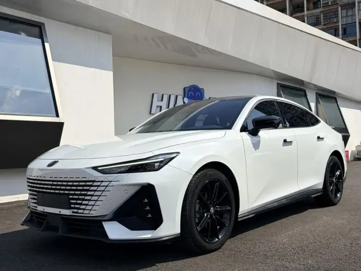 Changan UNI-V 2023 Model 1.5T Noble Model – фото 1