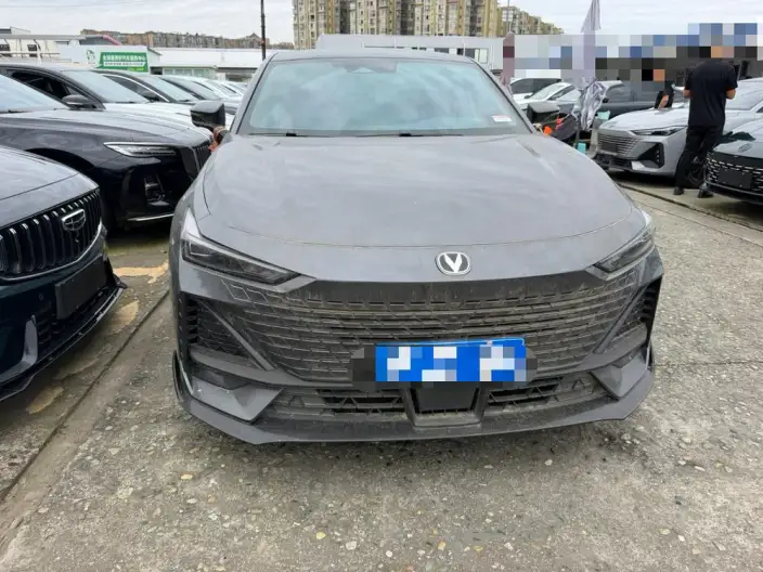 Changan UNI-V 2023 Model 1.5T Sports Edition – фото 2