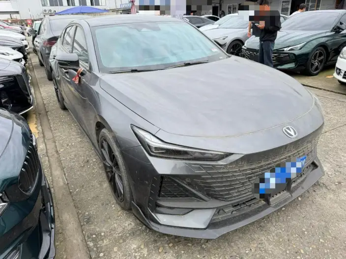 Changan UNI-V 2023 Model 1.5T Sports Edition – фото 3