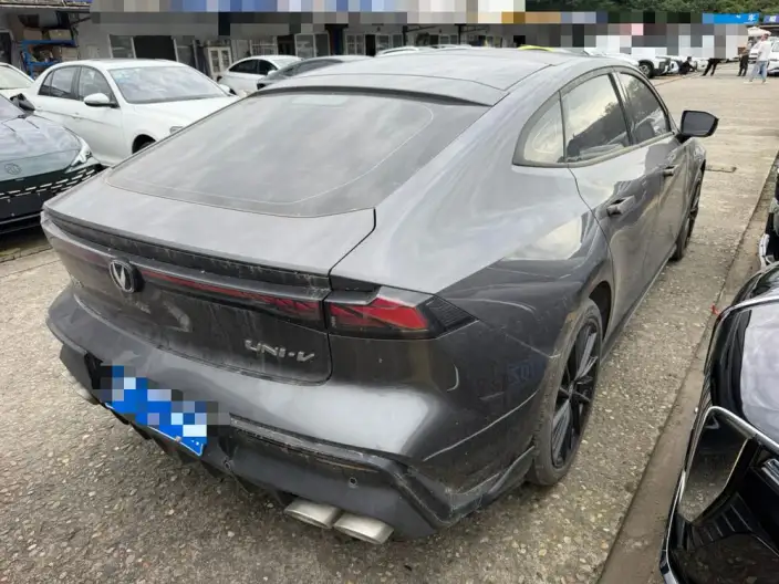 Changan UNI-V 2023 Model 1.5T Sports Edition – фото 6