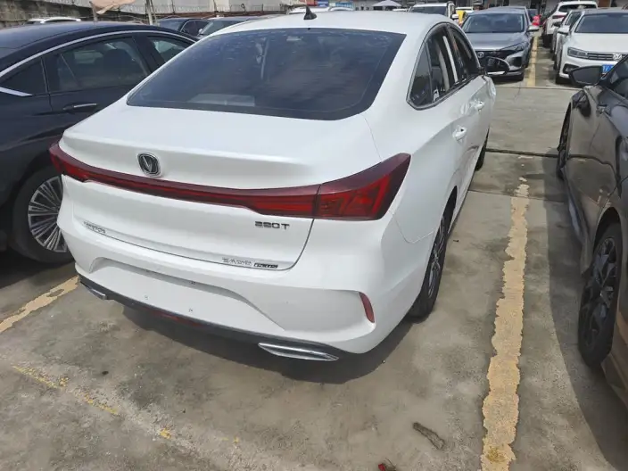 Changan Eado 2022 Model PLUS Blue whale NE 1.4T GDI DCT Noble Model – фото 6