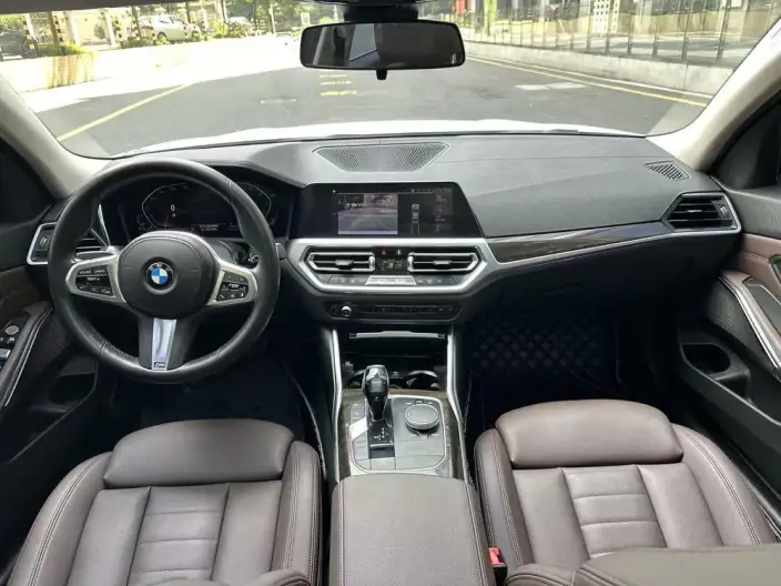 BMW 3 Series 2020 Model 325Li M Sports Set – фото 6