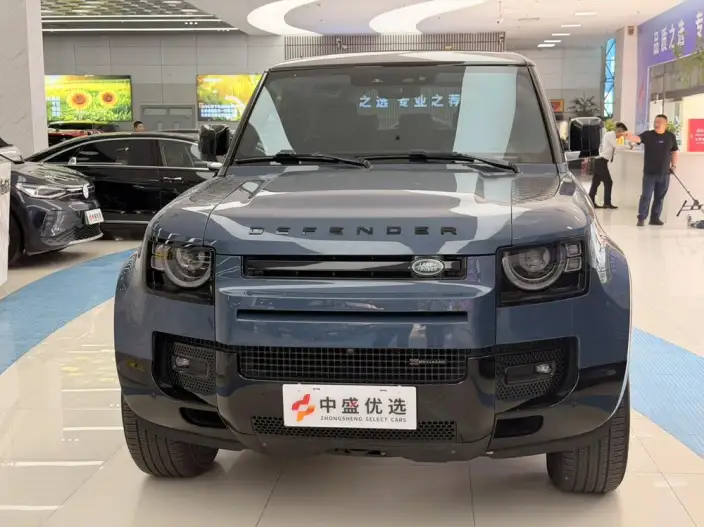 Land Rover Defender 2022 Model 90 P300 X-Dynamic HSE – фото 2