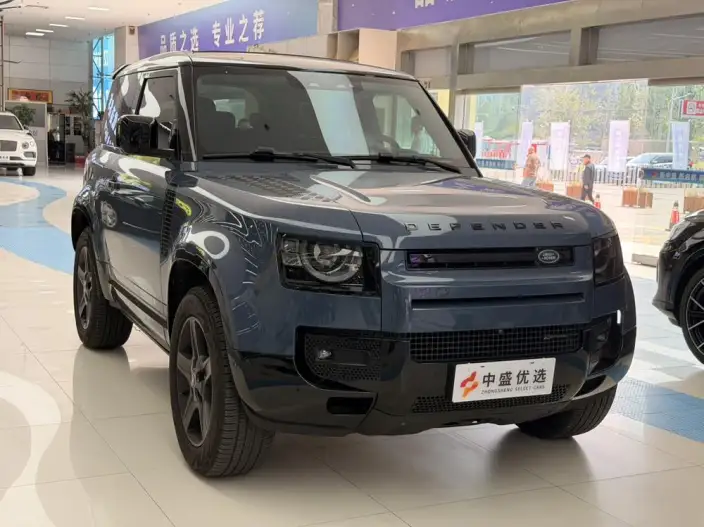 Land Rover Defender 2022 Model 90 P300 X-Dynamic HSE – фото 3