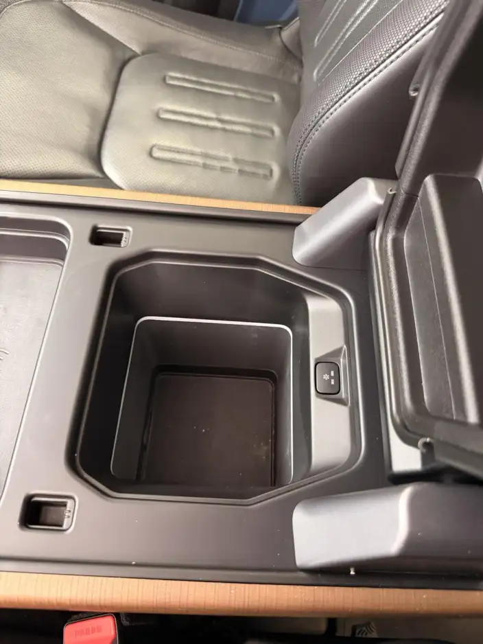 Land Rover Defender 2022 Model 90 P300 X-Dynamic HSE – фото 8