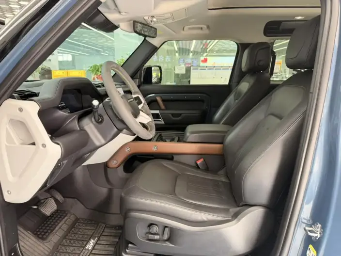 Land Rover Defender 2022 Model 90 P300 X-Dynamic HSE – фото 17
