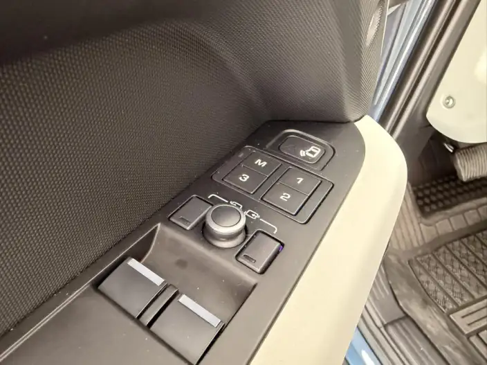 Land Rover Defender 2022 Model 90 P300 X-Dynamic HSE – фото 20
