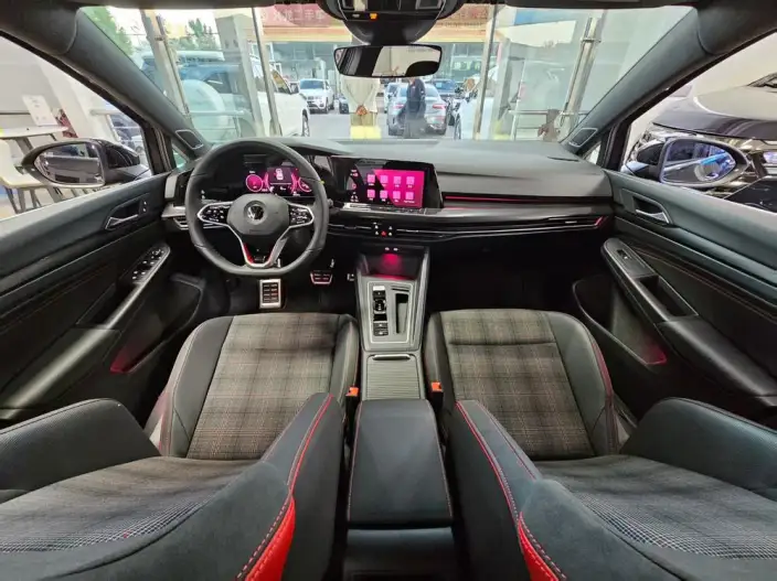 Volkswagen Golf GTI 2021 Model 380TSI DSG GTI – фото 13