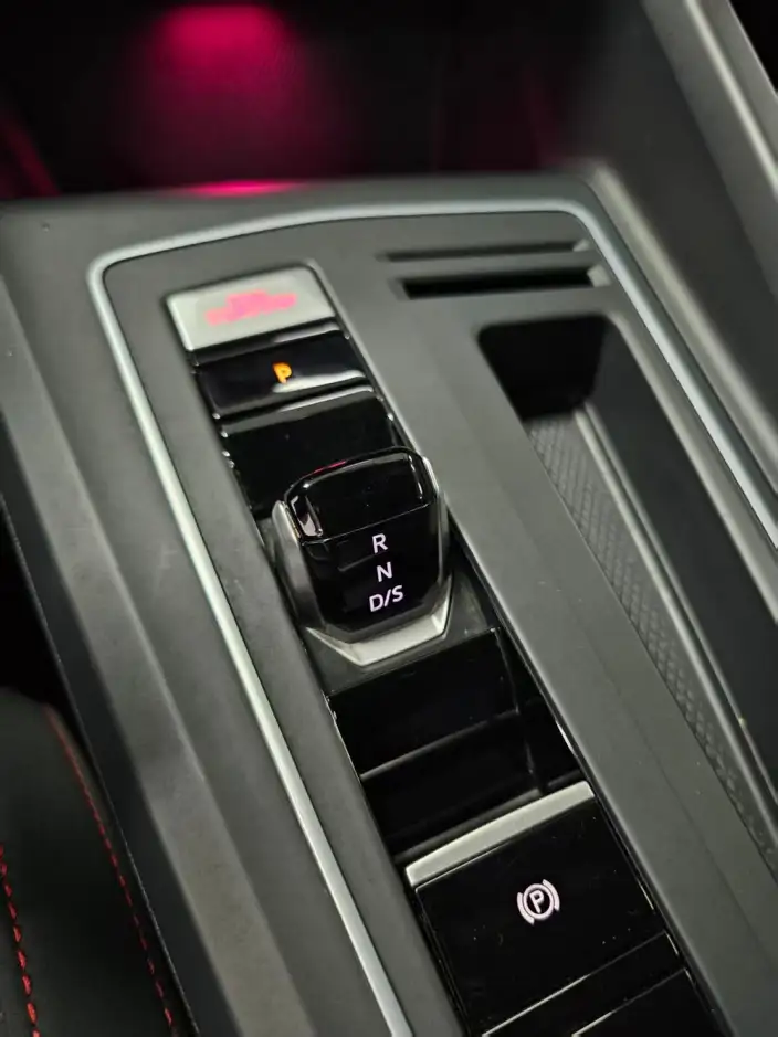 Volkswagen Golf GTI 2021 Model 380TSI DSG GTI – фото 15