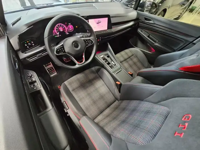 Volkswagen Golf GTI 2021 Model 380TSI DSG GTI – фото 16