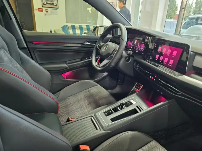 Volkswagen Golf GTI 2021 Model 380TSI DSG GTI – фото 17