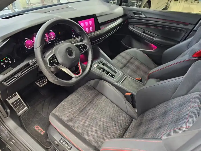 Volkswagen Golf GTI 2021 Model 380TSI DSG GTI – фото 18