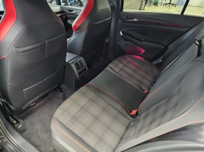Volkswagen Golf GTI 2021 Model 380TSI DSG GTI – фото 19