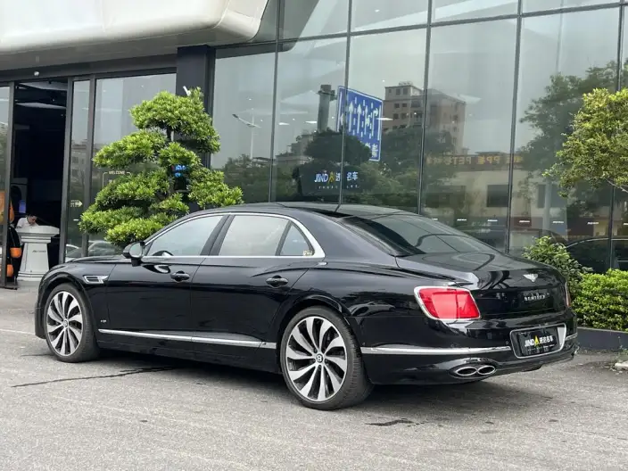 Continental Flying Spur 2022 Model 4.0T V8 Standard Edition – фото 2