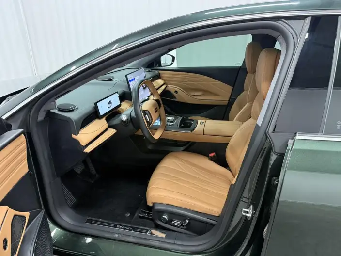 Geely Galaxy E8 PHEV 2025 Model 130km EM-P Tiggo Edition – фото 17