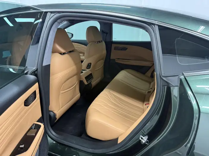 Geely Galaxy E8 PHEV 2025 Model 130km EM-P Tiggo Edition – фото 18