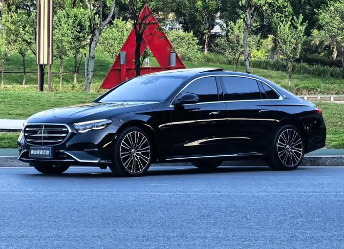Mercedes-Benz E-Class 2025 Model E 300 L Noble Model sedan – фото 1