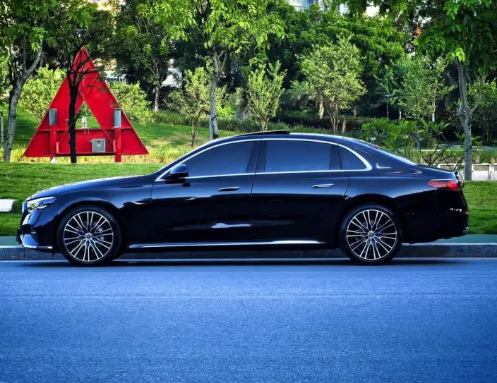 Mercedes-Benz E-Class 2025 Model E 300 L Noble Model sedan – фото 4