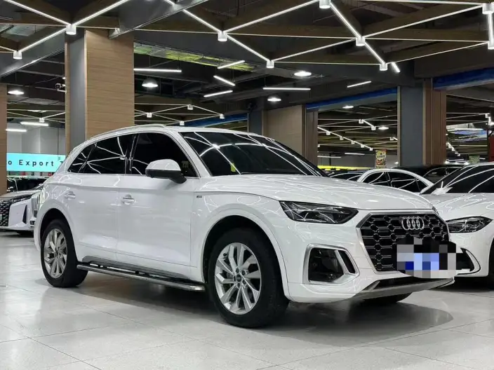 Audi Q5L 2021 Model 40 TFSI Fashion Dynamic Model – фото 3