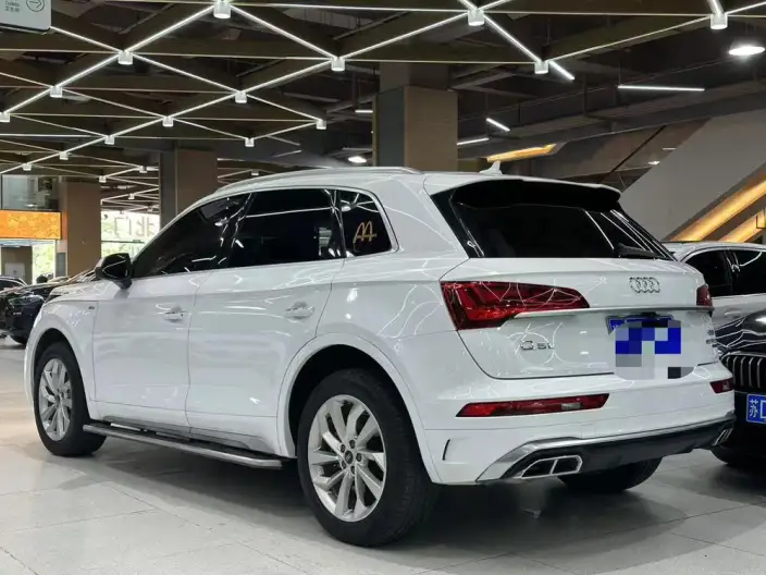 Audi Q5L 2021 Model 40 TFSI Fashion Dynamic Model – фото 4