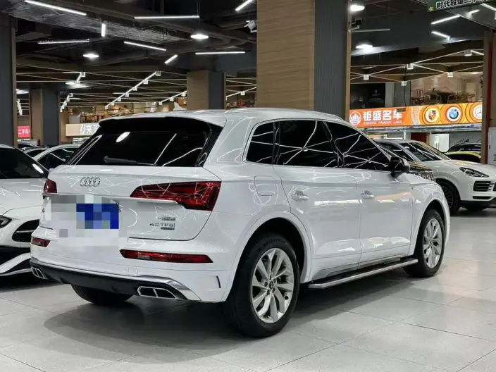 Audi Q5L 2021 Model 40 TFSI Fashion Dynamic Model – фото 6