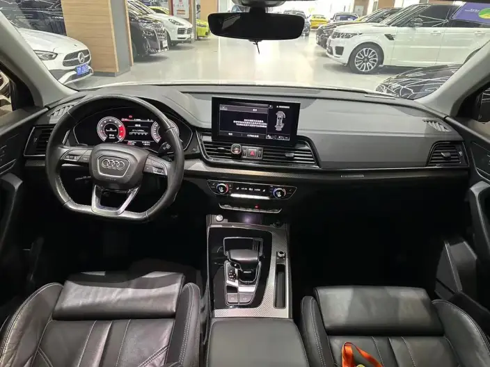 Audi Q5L 2021 Model 40 TFSI Fashion Dynamic Model – фото 12