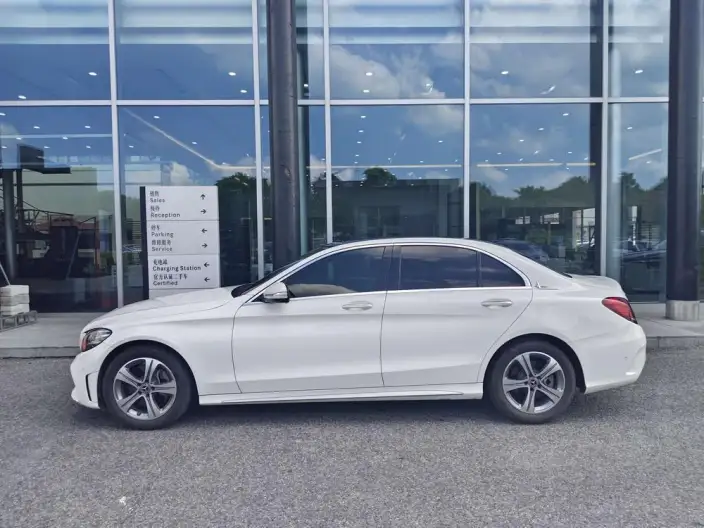 Mercedes-Benz C-Class 2020 Model C 260 L Sports Edition – фото 3