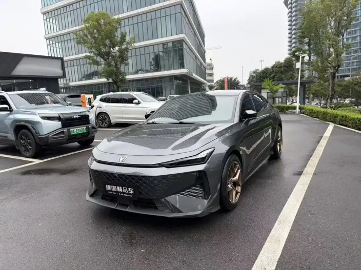 Changan UNI-V 2024 Model 1.5T Exclusive Model – фото 1