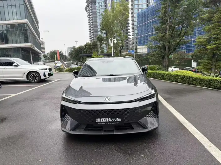 Changan UNI-V 2024 Model 1.5T Exclusive Model – фото 2