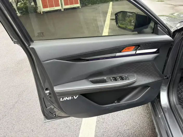 Changan UNI-V 2024 Model 1.5T Exclusive Model – фото 10