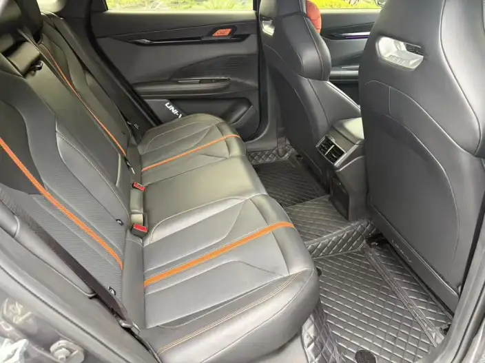 Changan UNI-V 2024 Model 1.5T Exclusive Model – фото 19