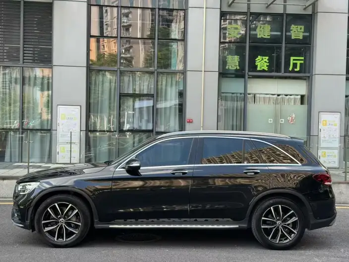 Mercedes-Benz GLC 2020 Model GLC 260 L 4MATIC Luxury Model – фото 3