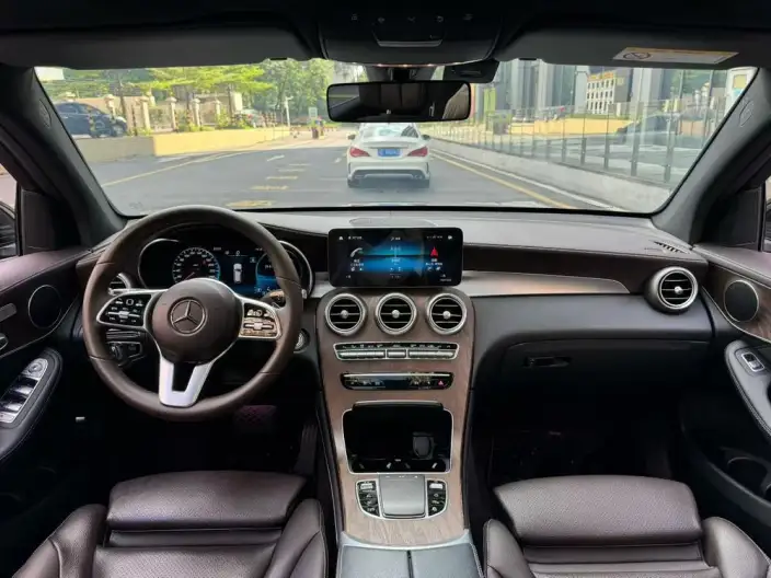 Mercedes-Benz GLC 2020 Model GLC 260 L 4MATIC Luxury Model – фото 8