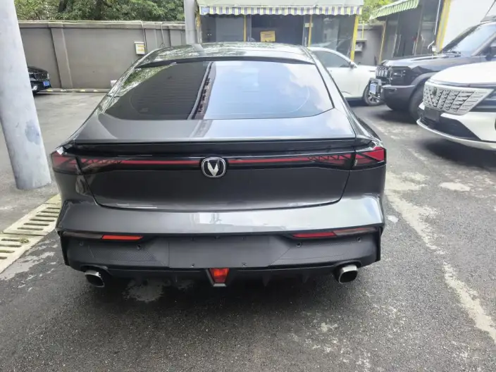 Changan UNI-V 2022 Model 1.5T Noble Model – фото 5