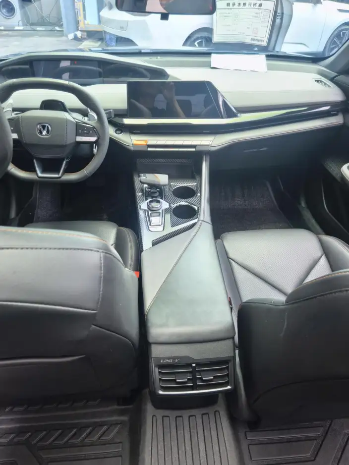 Changan UNI-V 2022 Model 1.5T Noble Model – фото 11