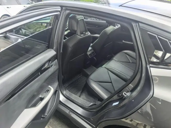 Changan UNI-V 2022 Model 1.5T Noble Model – фото 14