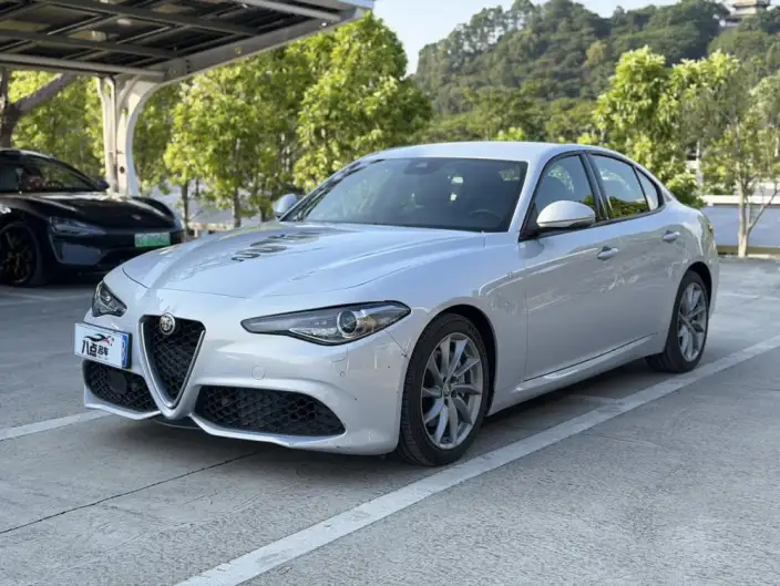 Alfa Romeo Giulia 2022 Model 2.0T 280HP Ti Driver-controlled Edition – фото 1