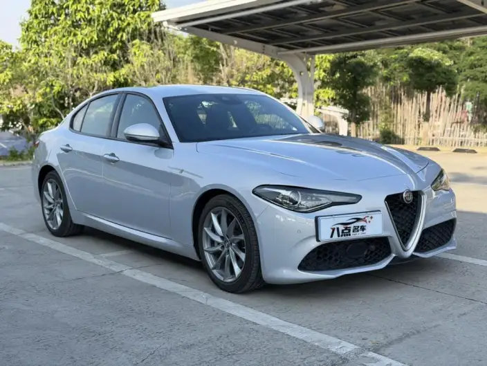 Alfa Romeo Giulia 2022 Model 2.0T 280HP Ti Driver-controlled Edition – фото 3