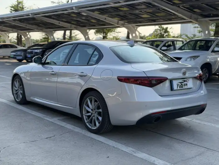 Alfa Romeo Giulia 2022 Model 2.0T 280HP Ti Driver-controlled Edition – фото 5