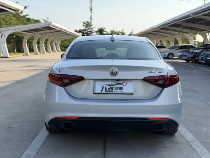 Alfa Romeo Giulia 2022 Model 2.0T 280HP Ti Driver-controlled Edition – фото 6
