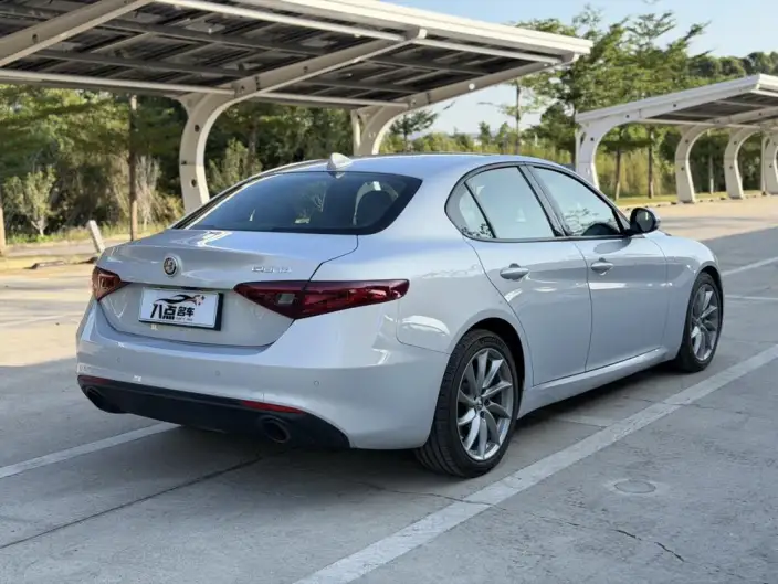 Alfa Romeo Giulia 2022 Model 2.0T 280HP Ti Driver-controlled Edition – фото 7
