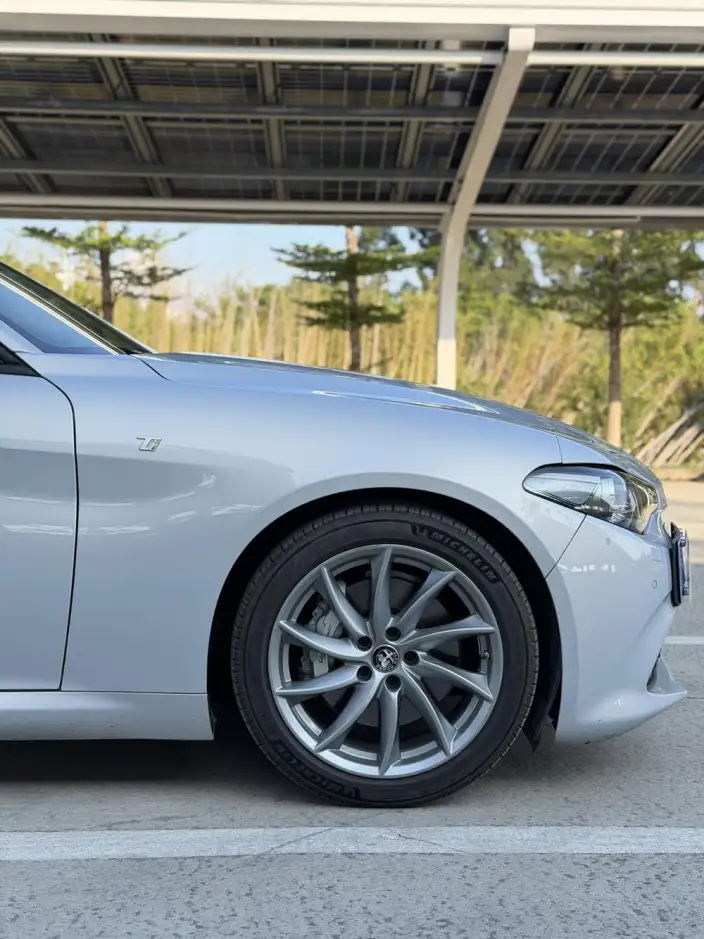 Alfa Romeo Giulia 2022 Model 2.0T 280HP Ti Driver-controlled Edition – фото 8
