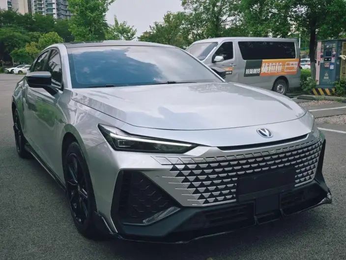 Changan UNI-V 2022 Model 2.0T Leading speed Edition – фото 2